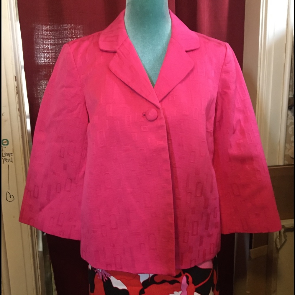 Chico’s Pink Raz, Textured Blazer size 0/Sm 3/4 wide sleeves 1 Button front Hot!